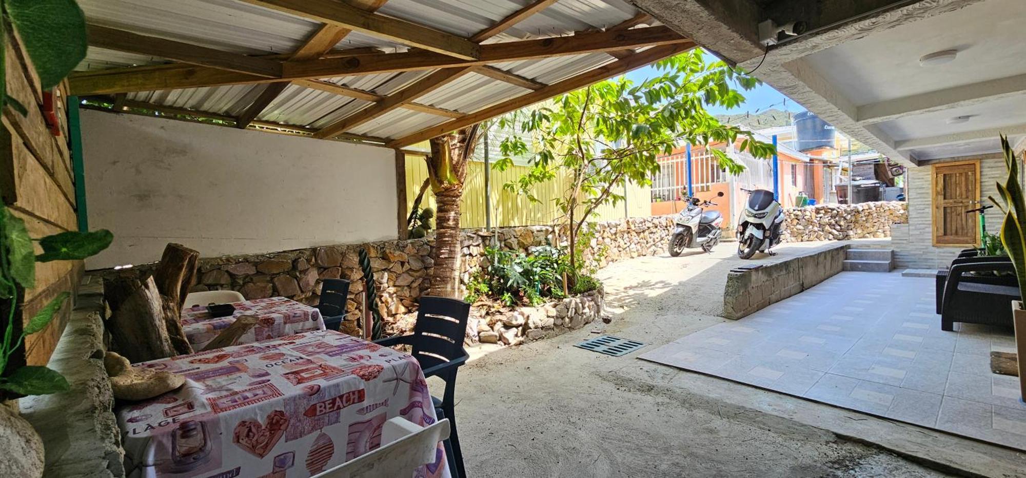 Cedar Valley Homestay Franshua