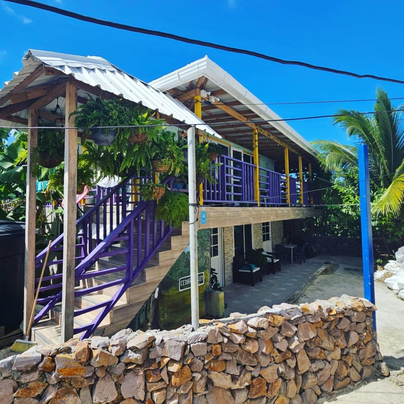 Homestay Cedar Valley
